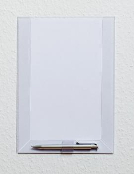 Preview: Plakattasche klebend vorne offen DIN A4 mit Stifthalter