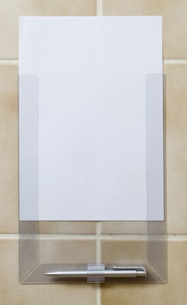 Plakattasche klebend vorne offen DIN A4 mit Stifthalter